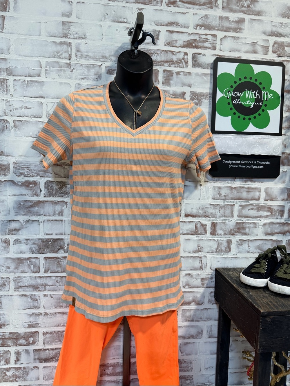 AMPERSAND AVE Orange & Gray Ribbed V-Neck Tee